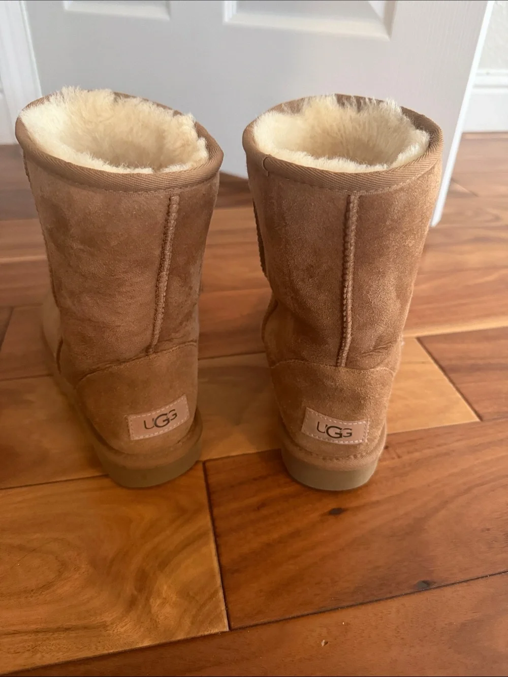 UGG classic II Chestnut Suede Shearling Boots